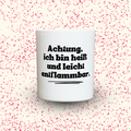 Duftkerze „Achtung, ich bin heiß und leicht entflammbar.“ von Kerzen der Herzen, Sojawachs im Glas