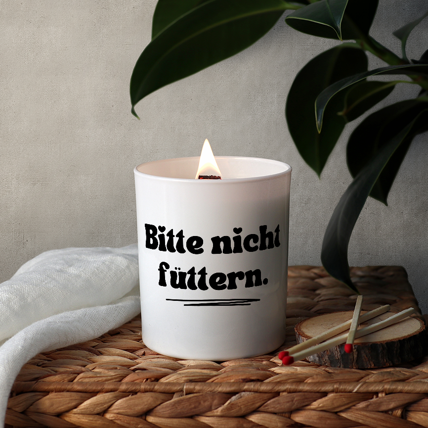 Duftkerze „Bitte nicht füttern.“ von Kerzen der Herzen – Bild 3