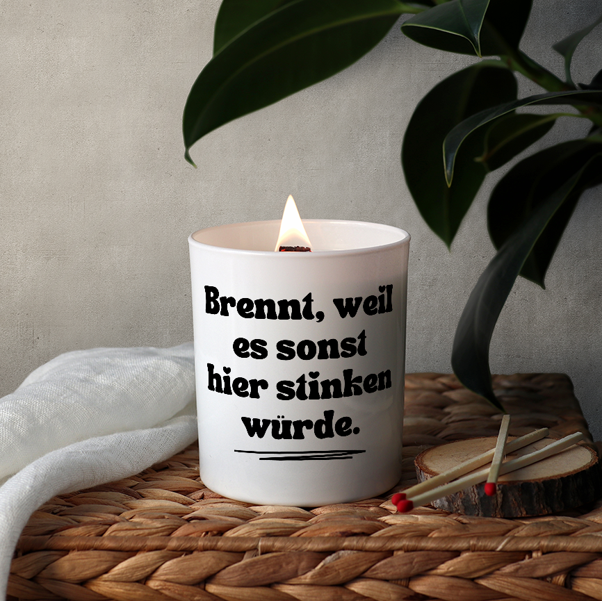 Duftkerze „Brennt, weil es sonst hier stinken würde.“ von Kerzen der Herzen – Bild 3
