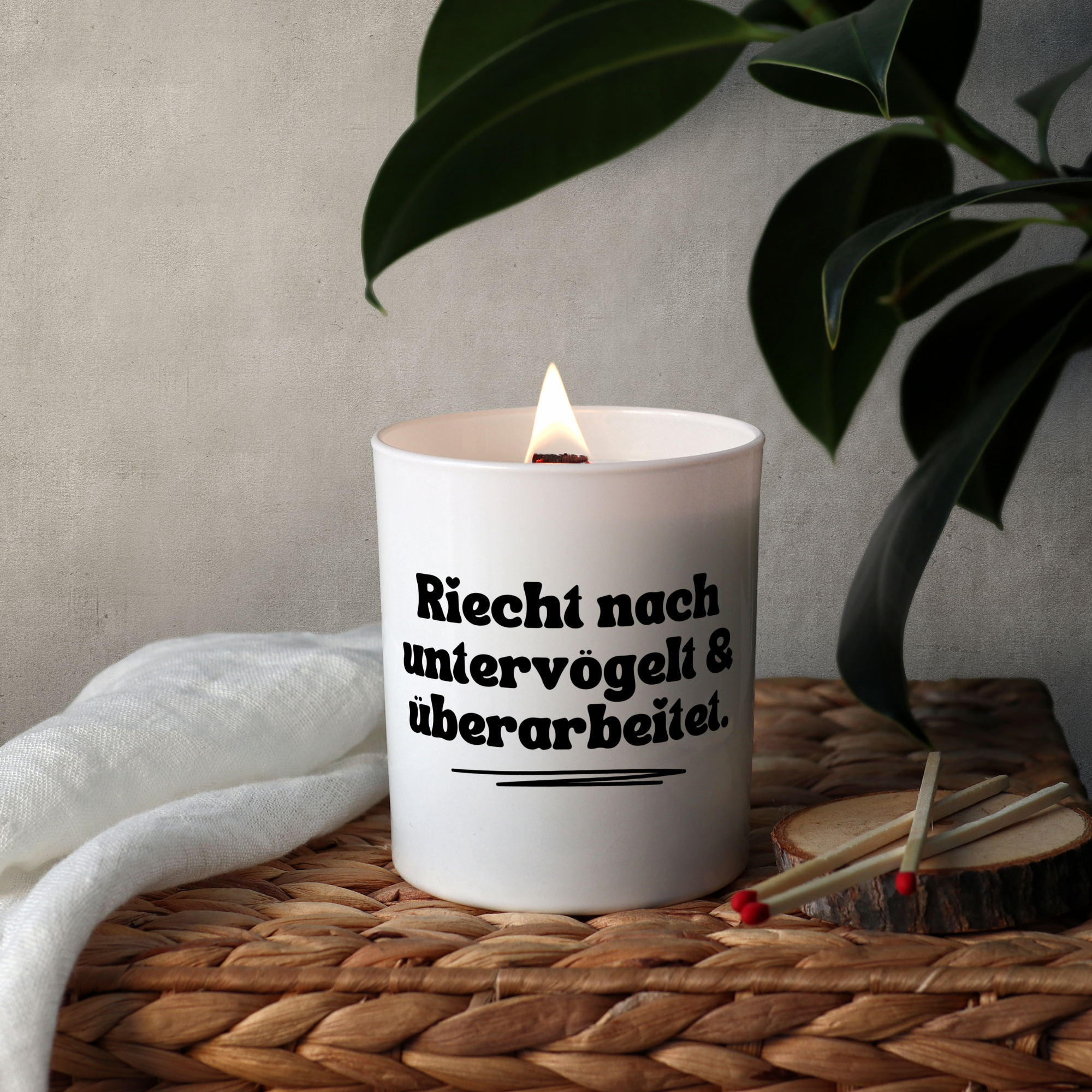 KDH  Duftkerze | Riecht nach untervögelt und überarbeitet.