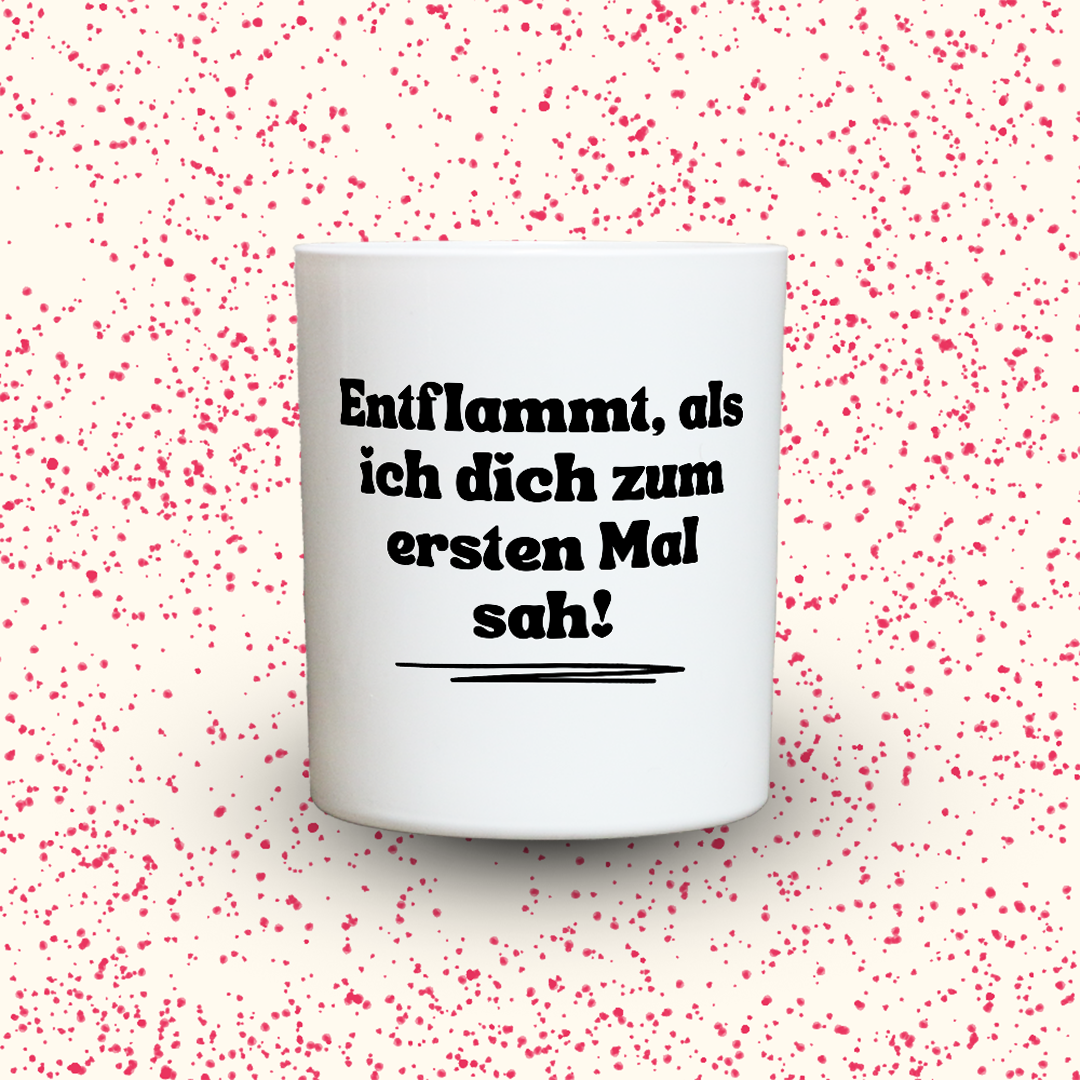 Duftkerze „Entflammt, als ich dich zum ersten Mal sah!“ von Kerzen der Herzen, Sojawachs im Glas