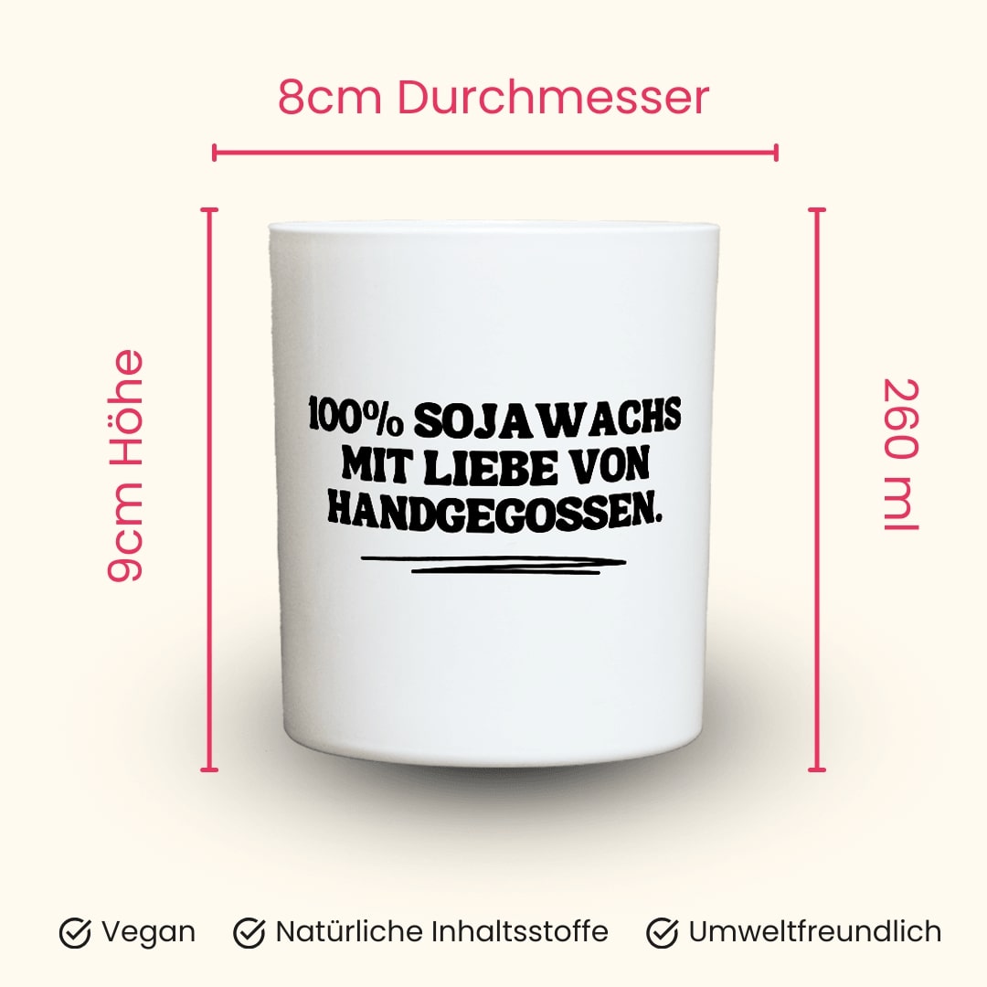 Duftkerze „Bitch, you‘re my soulmate.“ von Kerzen der Herzen – Maße: 8 cm Durchmesser, 9 cm Höhe, 260 ml