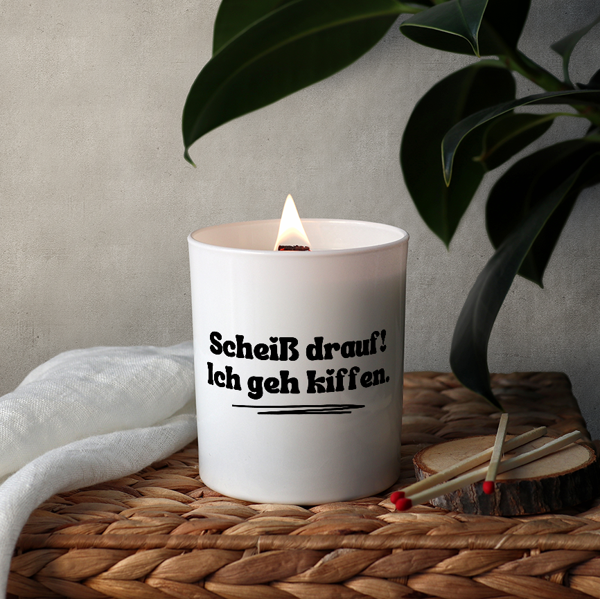 Duftkerze „Scheiß drauf! Ich geh kiffen.“ von Kerzen der Herzen – Bild 3