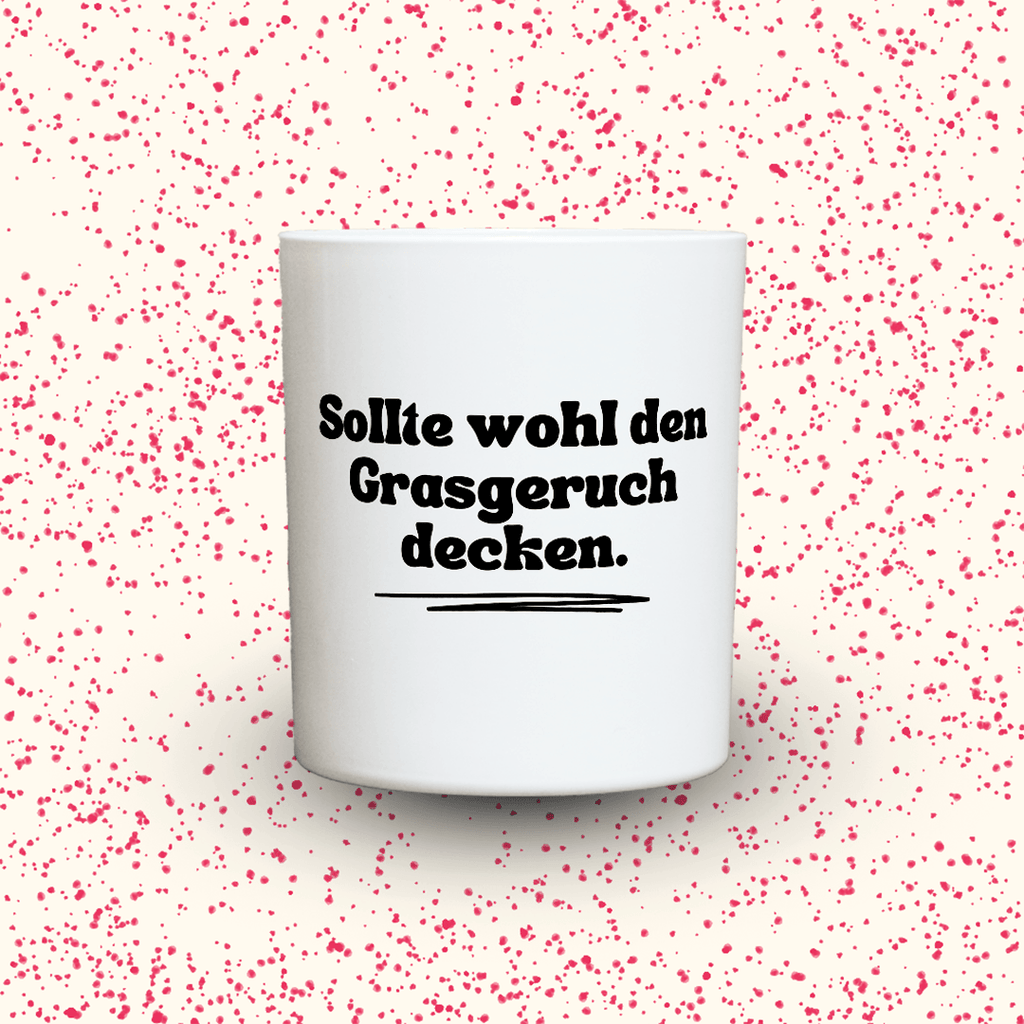 KDH  Duftkerze | Sollte wohl den Grasgeruch decken.