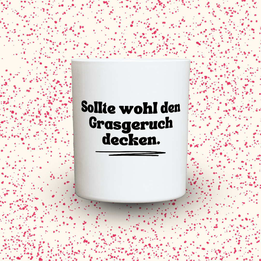 KDH  Duftkerze | Sollte wohl den Grasgeruch decken.