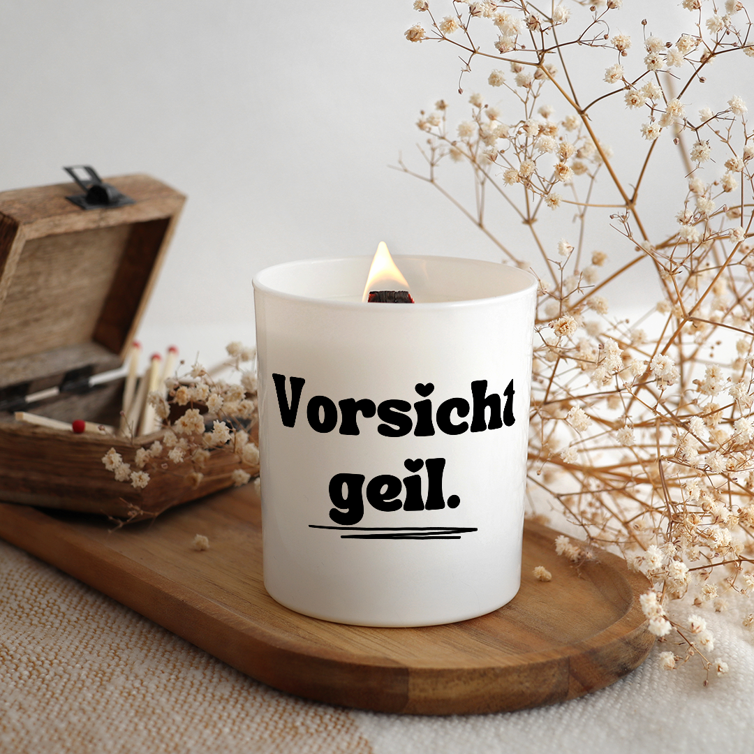 Duftkerze „Vorsicht geil.“ von Kerzen der Herzen – Bild 2